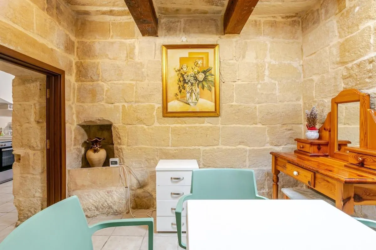 Apartment Traditional Entire Maisonette Close To Airport Birzebbuga
