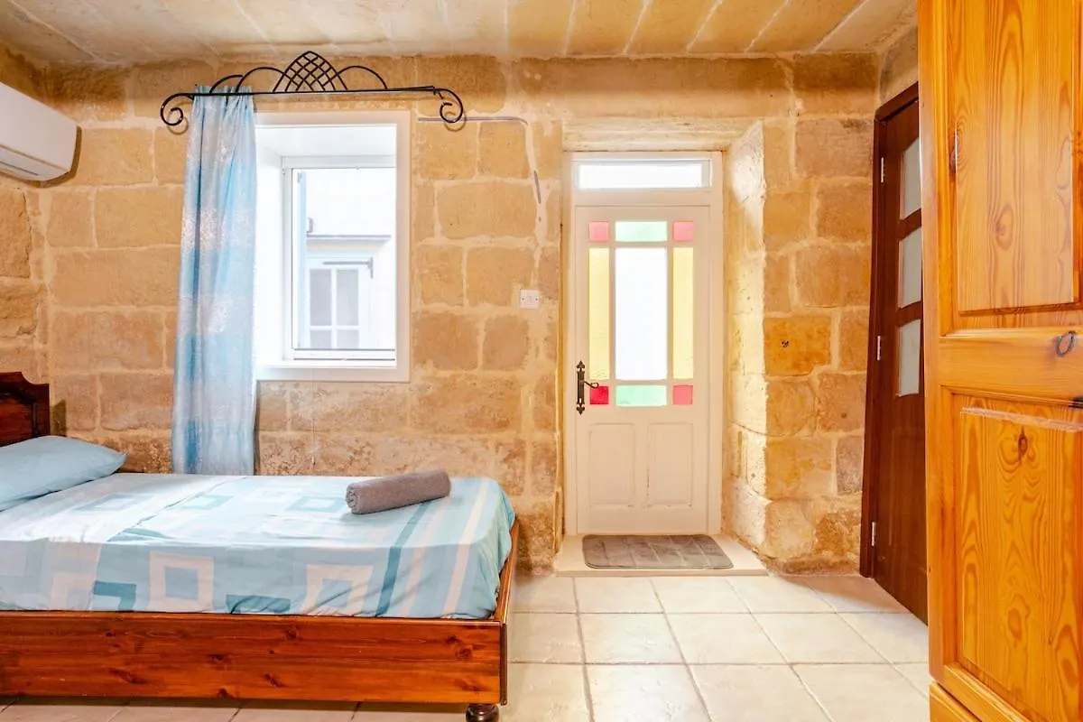 Traditional Entire Maisonette Close To Airport Birzebbuga Apartment