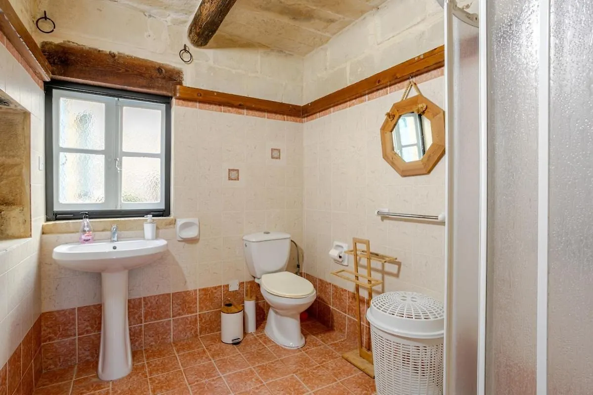 Traditional Entire Maisonette Close To Airport Birzebbuga Apartment