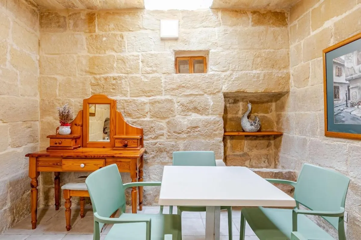 Apartment Traditional Entire Maisonette Close To Airport Birzebbuga