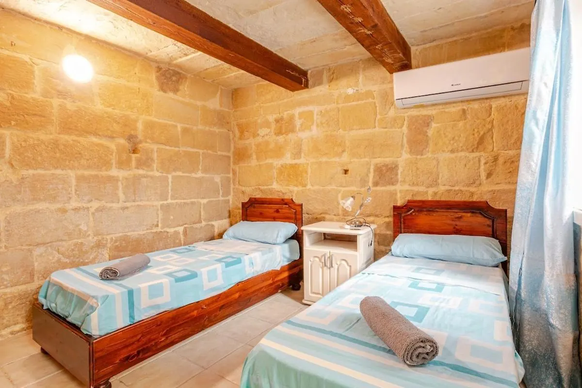 Traditional Entire Maisonette Close To Airport Birzebbuga Apartment