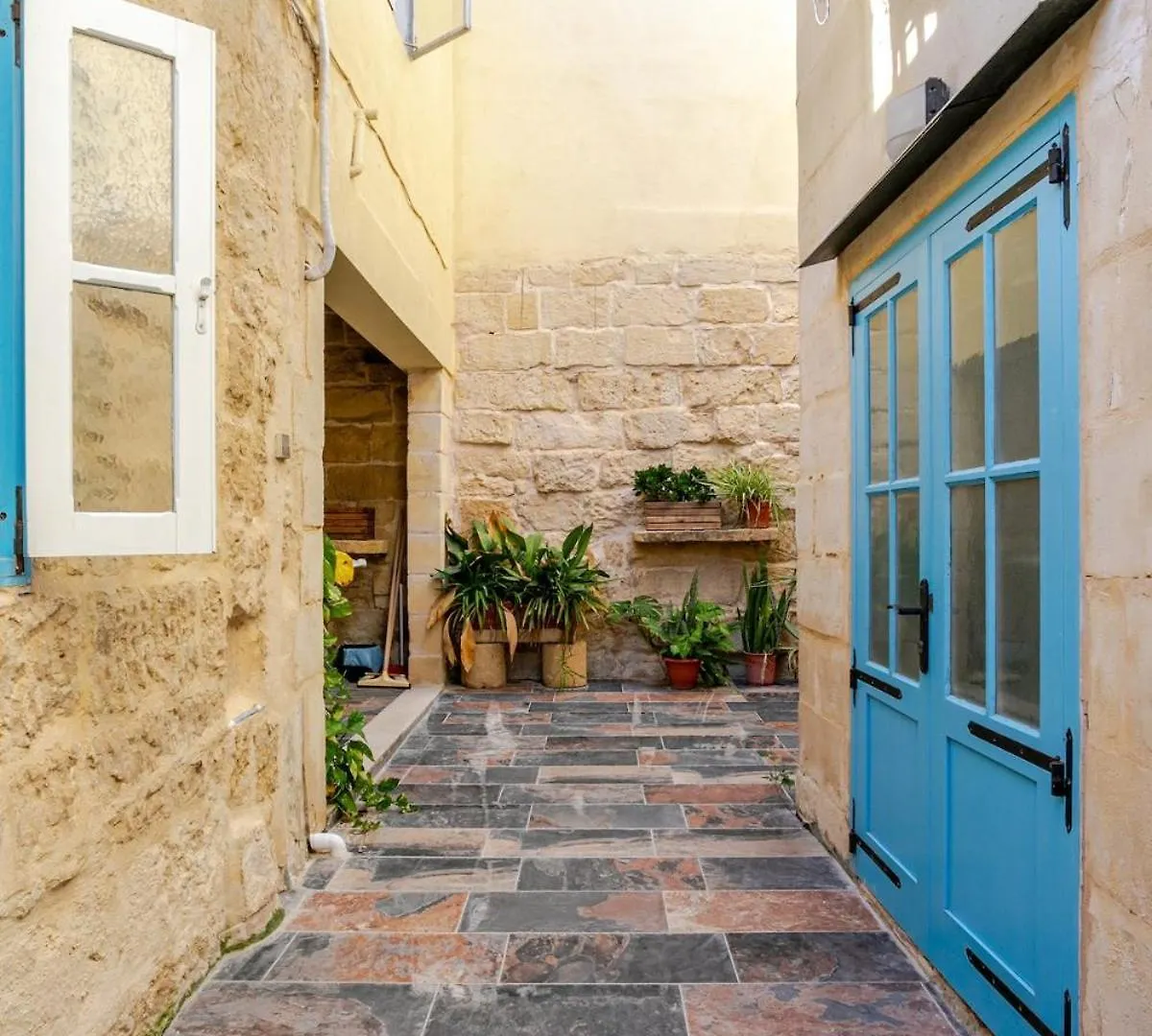 Traditional Entire Maisonette Close To Airport Birzebbuga
