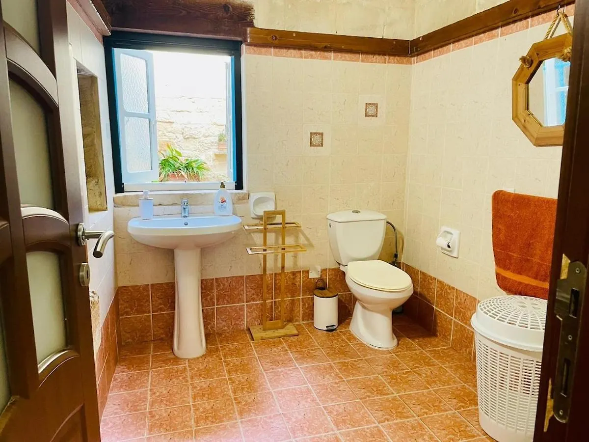 Traditional Entire Maisonette Close To Airport Birzebbuga